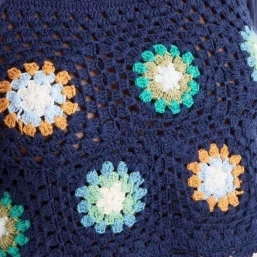 AERIE Crochet Puff Sleeve Crop Top Size M Navy Blue Floral Cottagecore Girly - Picture 2 of 4